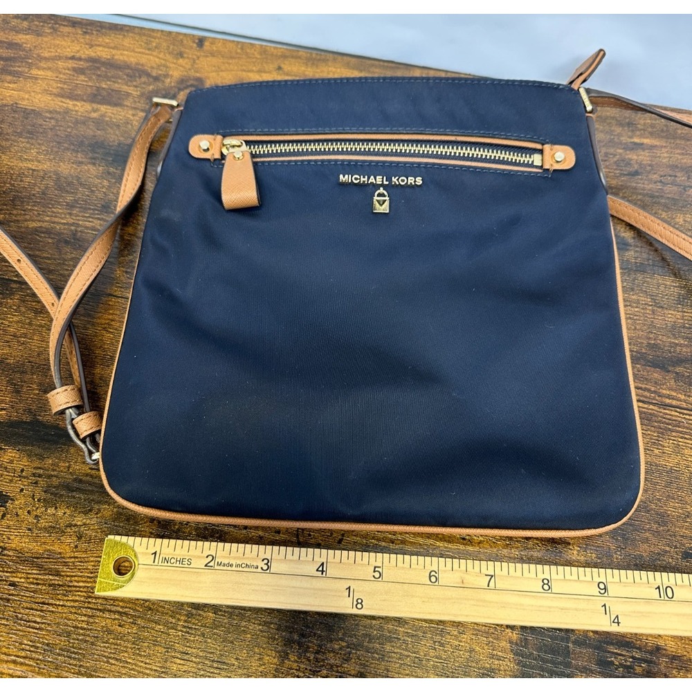 Michael Kors Kelsey Navy Nylon Crossbody Bag Gold Tone Hardware Adjustable Strap - Picture 9 of 15